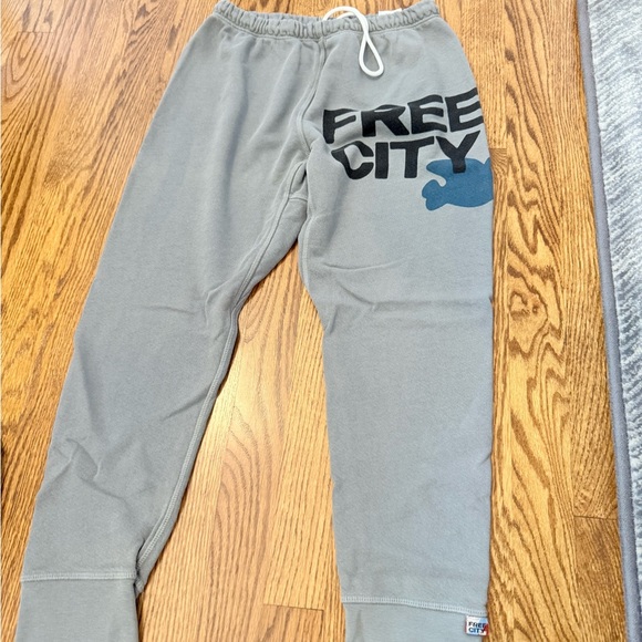 Free City Sweatpants - Picture 1 of 2